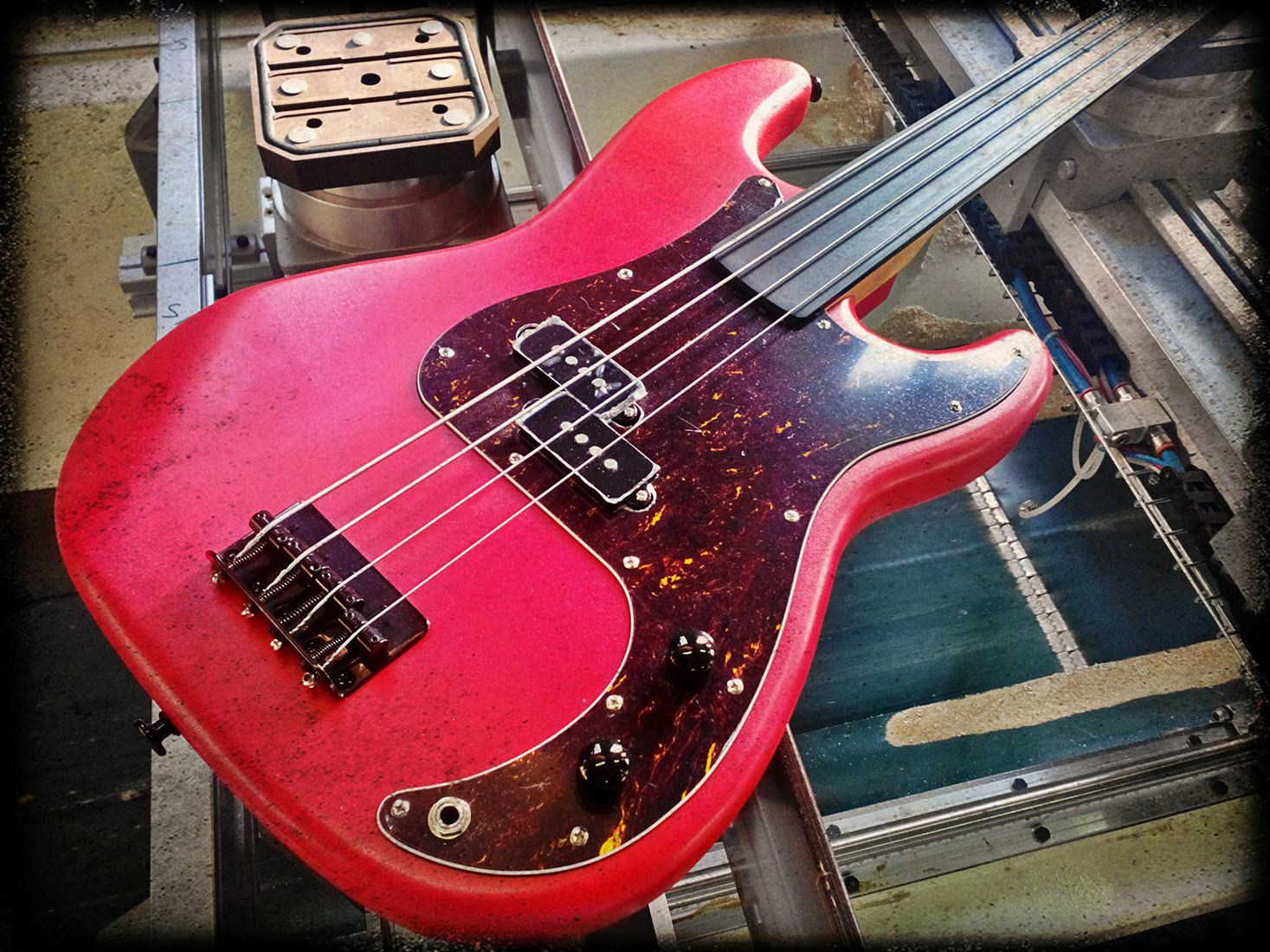 Red Bass Fretless